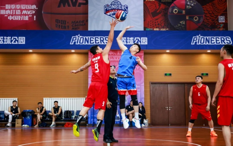 直擊超燃現(xiàn)場(chǎng)！榮程集團(tuán)第十四屆職工籃球賽第四個(gè)比賽日戰(zhàn)績(jī)播報(bào)