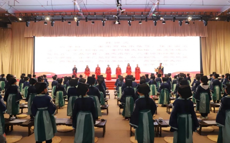 800余組家庭，近1800人，這兩場盛大的“開筆禮”，讓孩子們終身難忘！